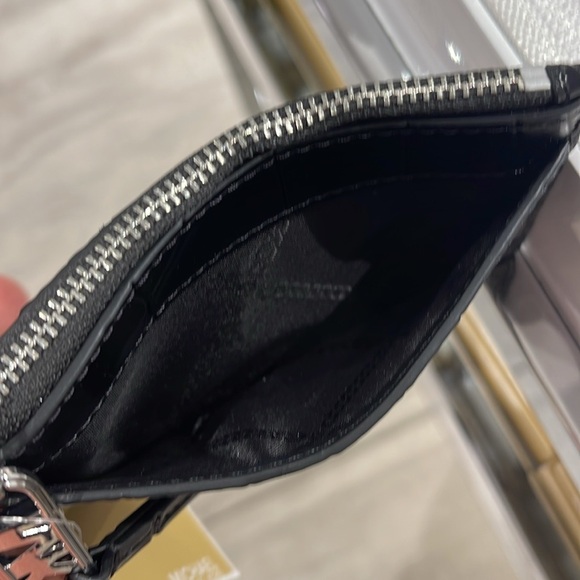 Michael Kors Empire Small Crocodile Embossed Leather Card Case
Black 
NWT - Picture 8 of 16